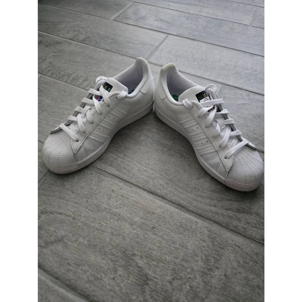 Women's Adidas Original Superstar Sneakers‎ White Red Green Blue Size 5